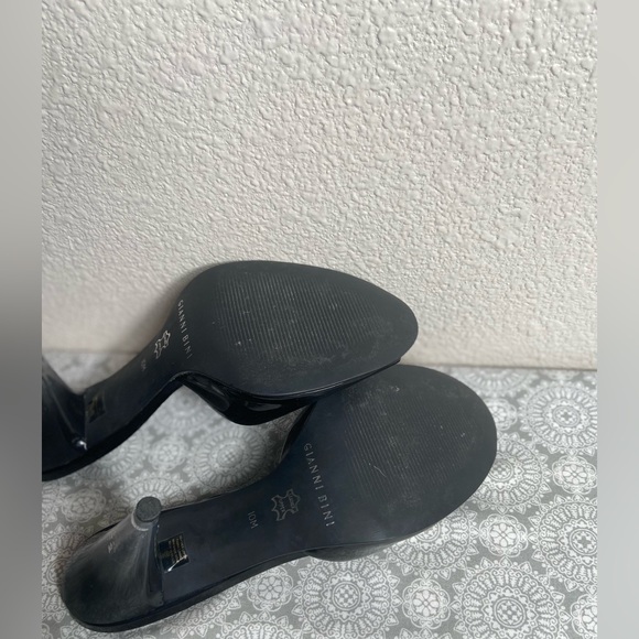 Gianni Bini~Black~Patent Leather~Slide~Pump~Peep Toe~Clear Acrylic Heel~Size 10 - Picture 10 of 14